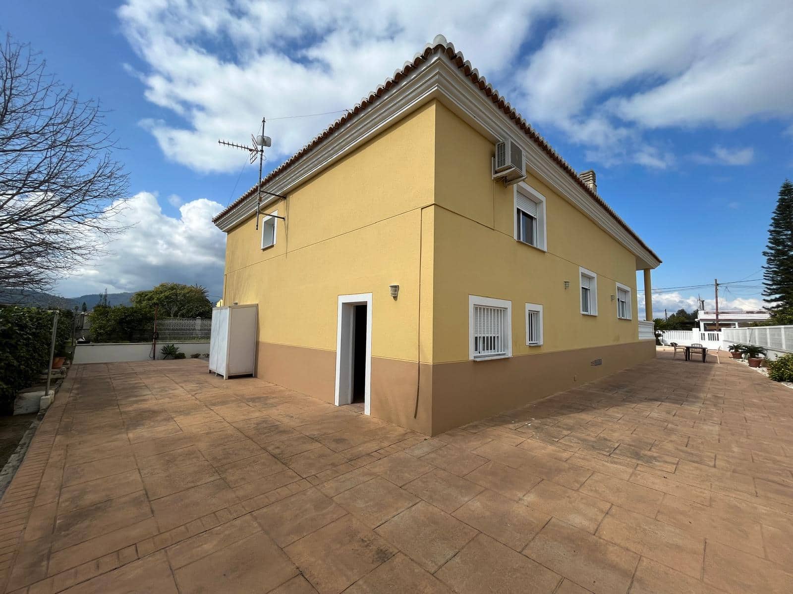 Finca/Casa Rural de 5 habitaciones en Oliva en venta con piscina garaje - 518.000 € (Ref: 9683296)