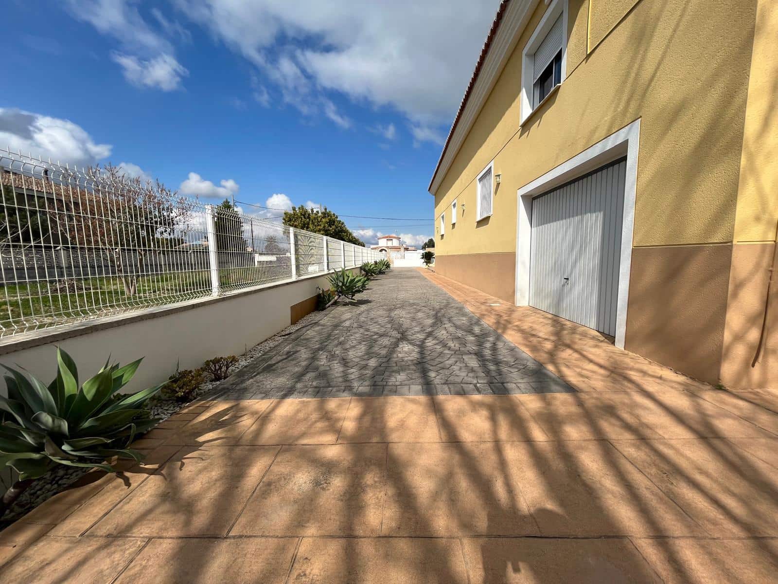 Finca/Casa Rural de 5 habitaciones en Oliva en venta con piscina garaje - 518.000 € (Ref: 9683296)