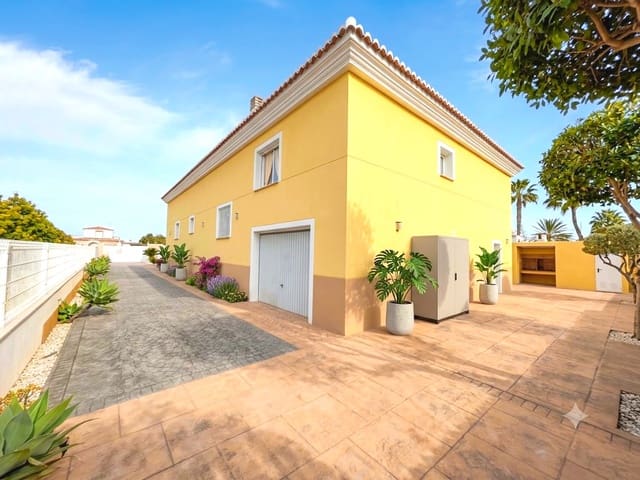 5 sypialnia Finka/Dom wiejski na sprzedaż w Oliva z basenem garażem - 518 000 € (Ref: 9683296)