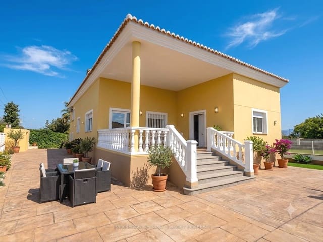 5 sypialnia Finka/Dom wiejski na sprzedaż w Oliva z basenem garażem - 518 000 € (Ref: 9683296)