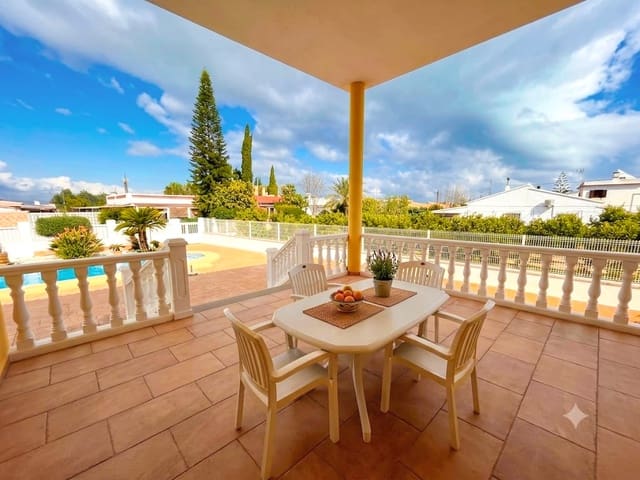 5 sypialnia Finka/Dom wiejski na sprzedaż w Oliva z basenem garażem - 518 000 € (Ref: 9683296)