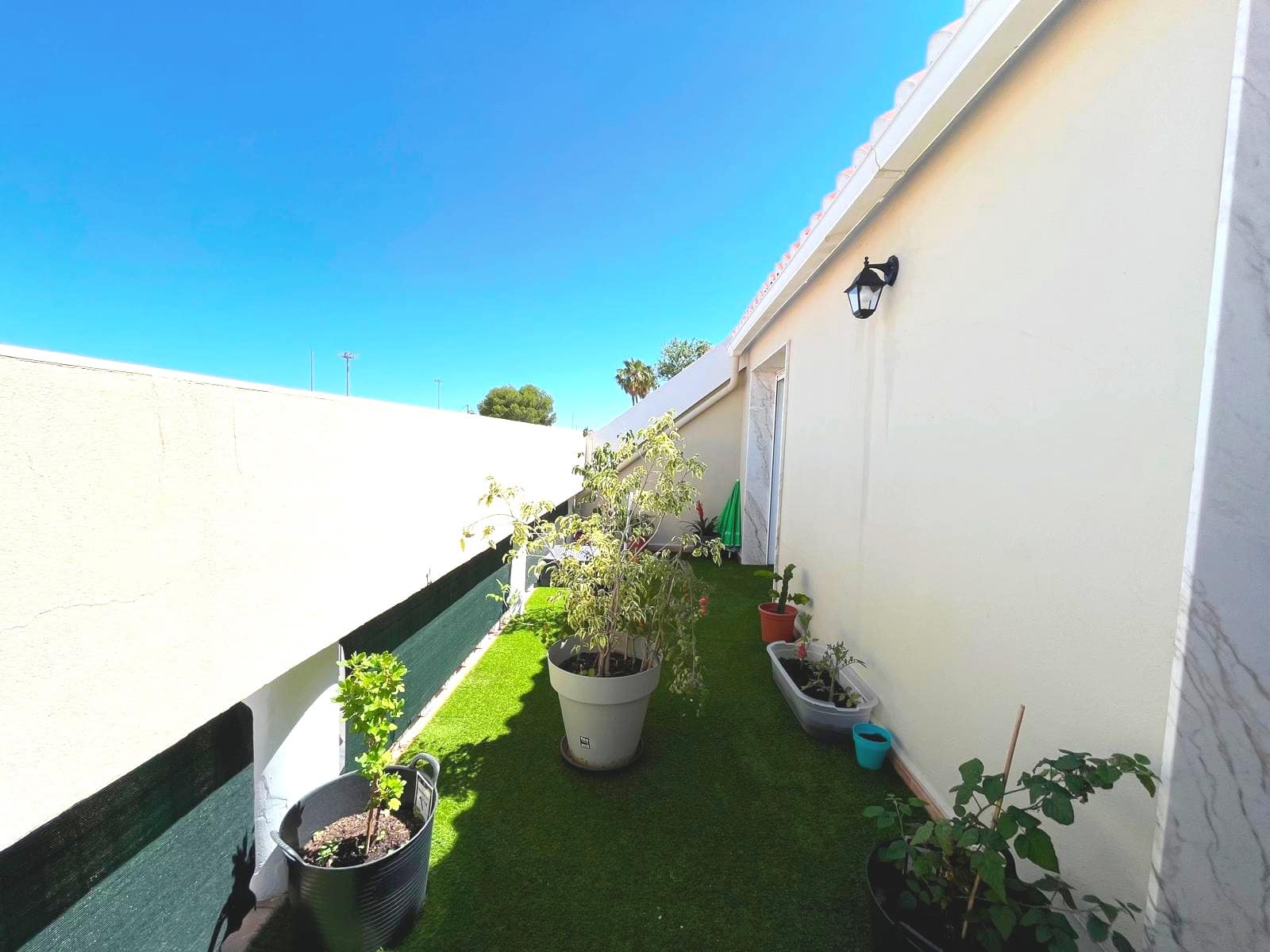4 Zimmer Villa zu verkaufen in Gandia mit Garage - 415.000 € (Ref: 9870353)