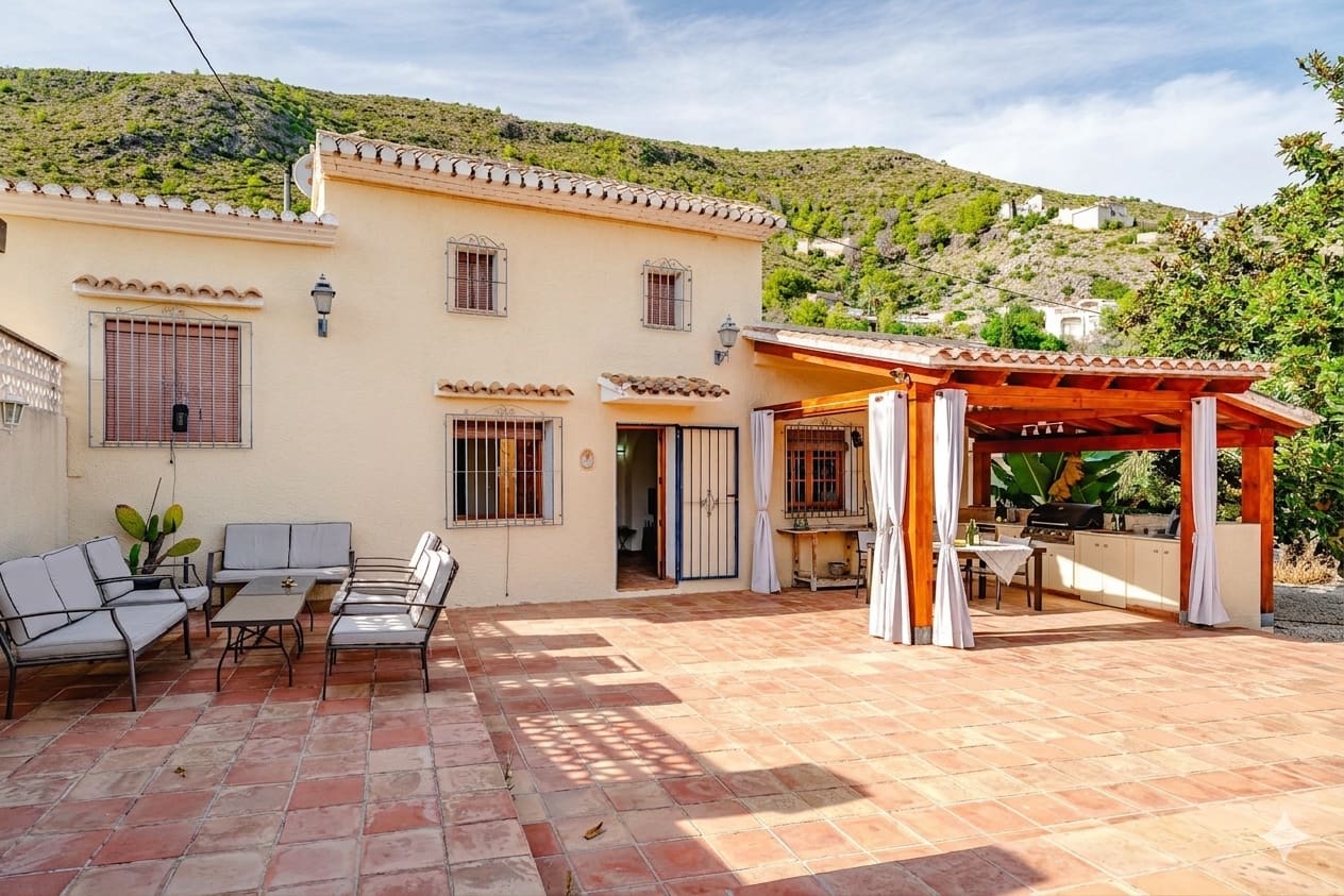 5 bedroom Finca/Country House for sale in Pego with pool garage - € 390,000 (Ref: 9870369)