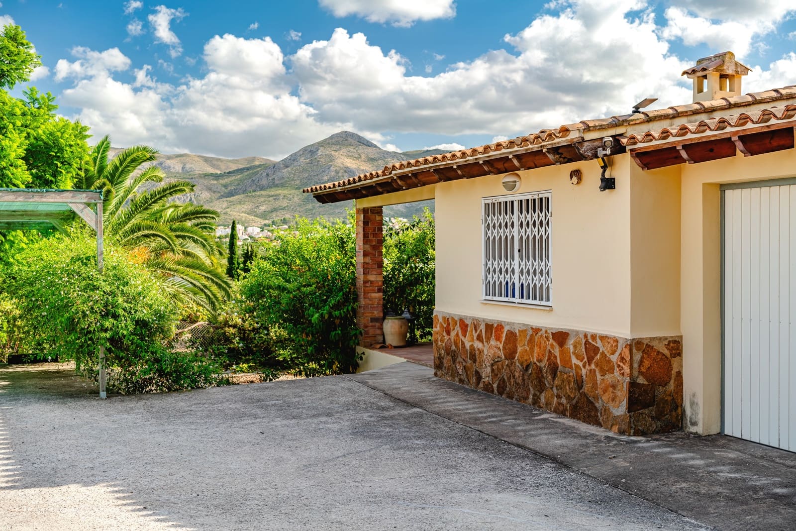 5 bedroom Finca/Country House for sale in Pego with pool garage - € 390,000 (Ref: 9870369)