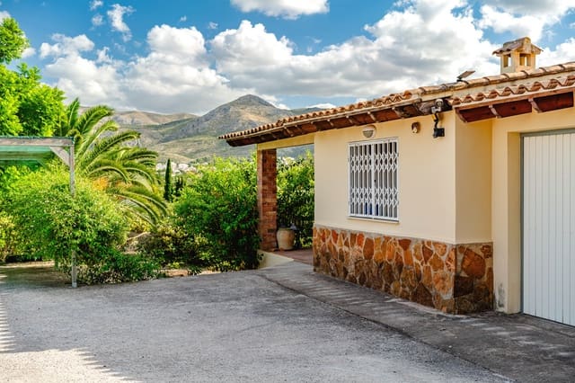 5 soveværelse Finca/Landehus til salg i Pego med swimmingpool garage - € 390.000 (Ref: 9870369)