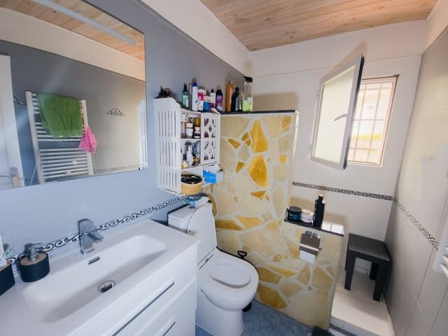 3 sypialnia Willa na sprzedaż w Pego z basenem garażem - 369 000 € (Ref: 9928665)