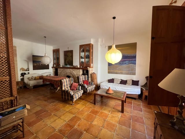 Casa de 6 habitaciones en Orba en venta - 329.000 € (Ref: 9929989)