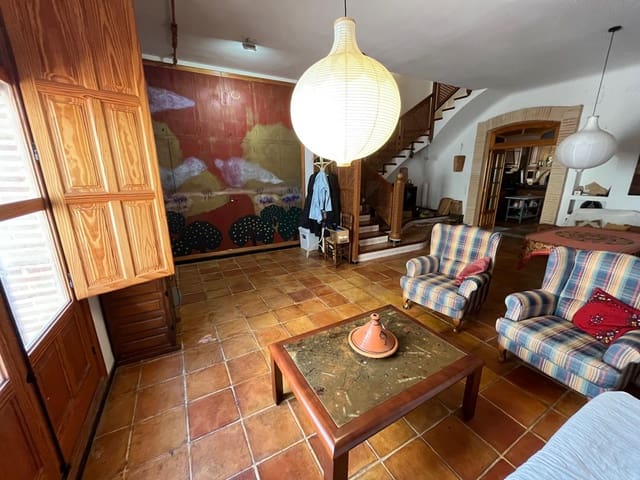 Casa de 6 habitaciones en Orba en venta - 329.000 € (Ref: 9929989)