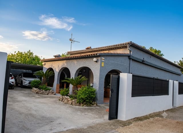 4 soveværelse Villa til salg i Oliva med garage - € 273.000 (Ref: 9932671)