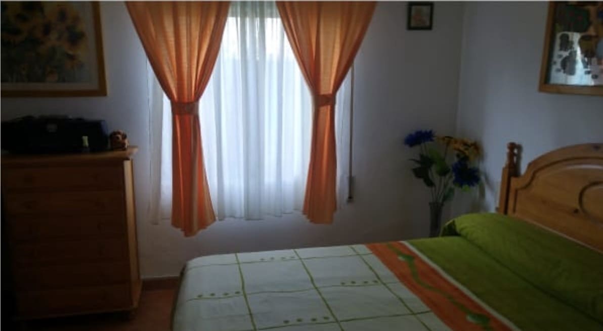 4 bedroom Villa for sale in Oliva with garage - € 273,000 (Ref: 9932671)