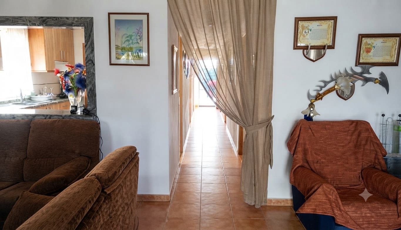 4 bedroom Villa for sale in Oliva with garage - € 273,000 (Ref: 9932671)