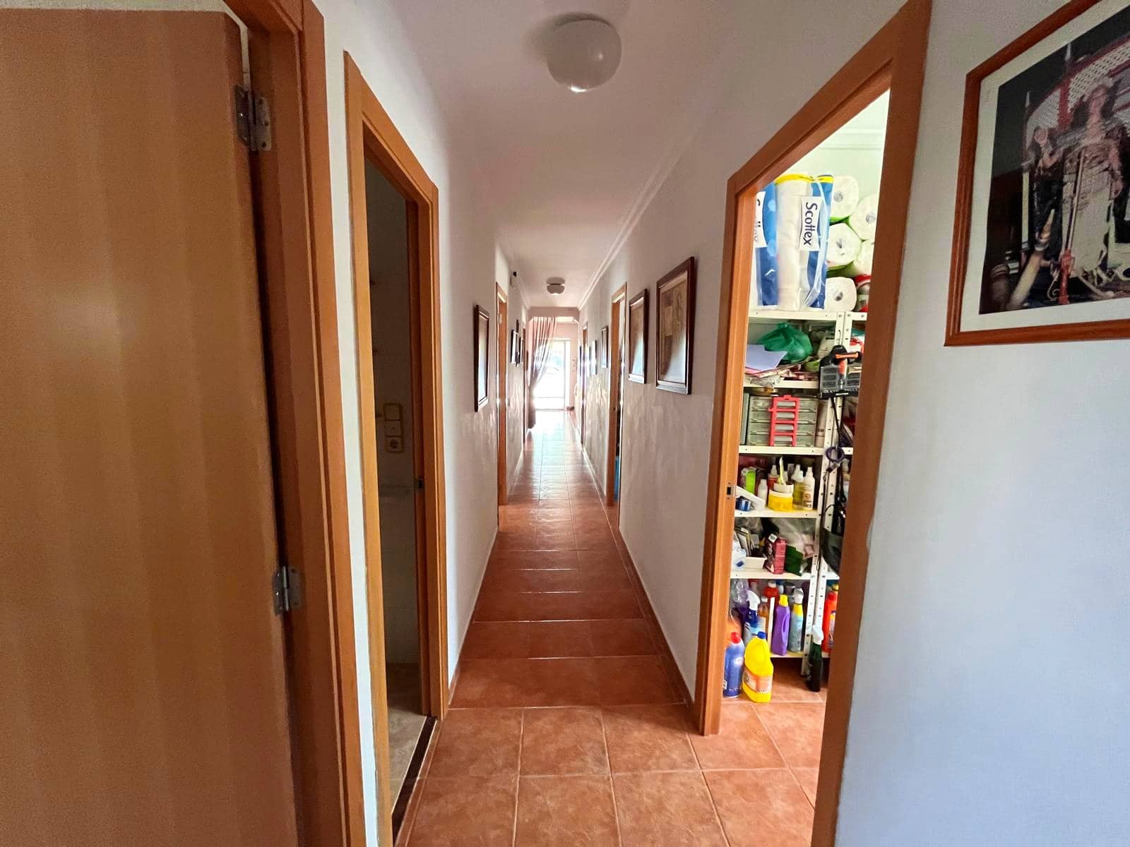 4 bedroom Villa for sale in Oliva with garage - € 279,900 (Ref: 9932671)