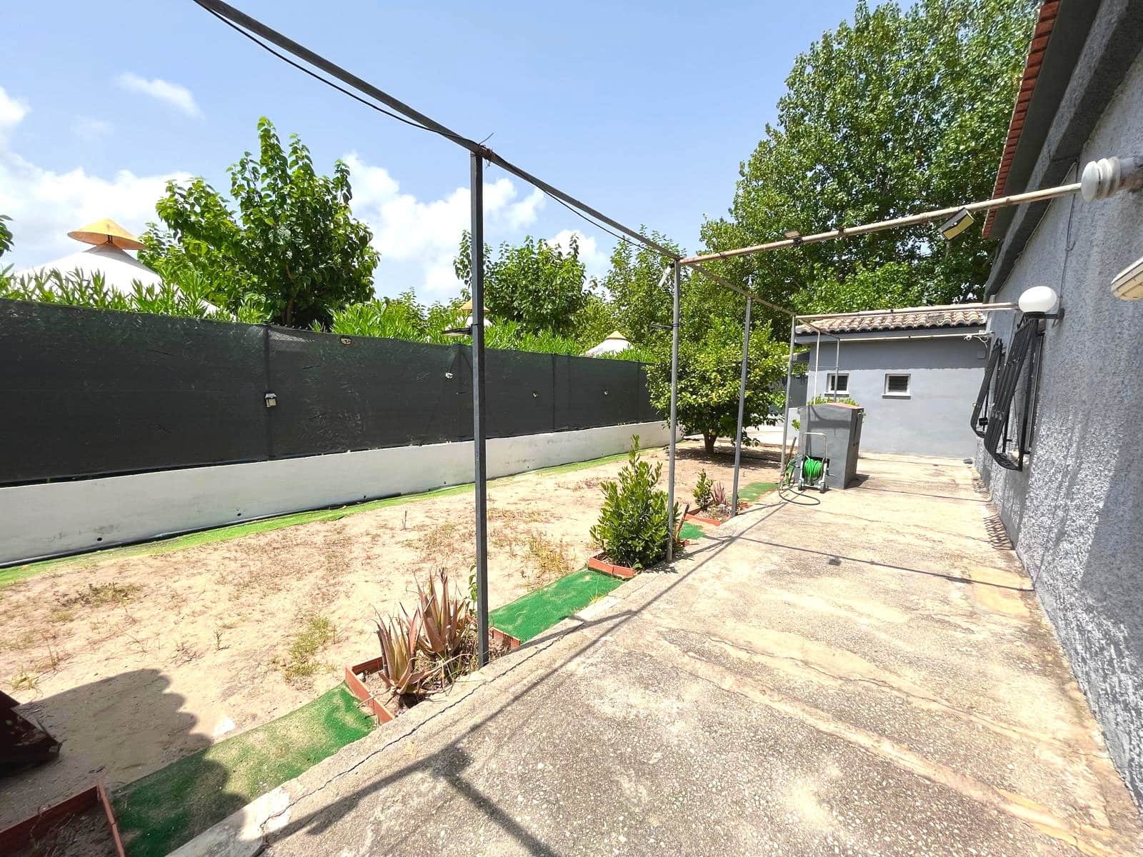4 bedroom Villa for sale in Oliva with garage - € 279,900 (Ref: 9932671)