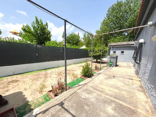 4 bedroom Villa for sale in Oliva with garage - € 279,900 (Ref: 9932671)
