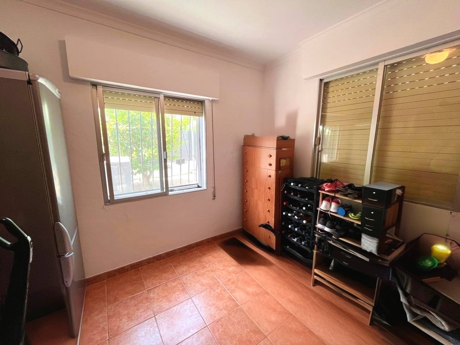 4 bedroom Villa for sale in Oliva with garage - € 279,900 (Ref: 9932671)