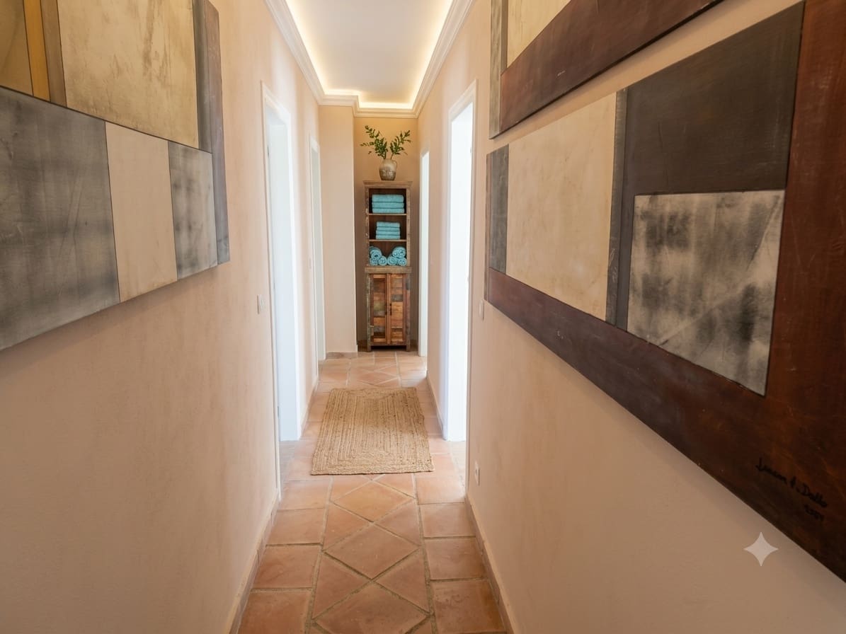 8 bedroom Villa for sale in Pedreguer with garage - € 849,000 (Ref: 9935703)