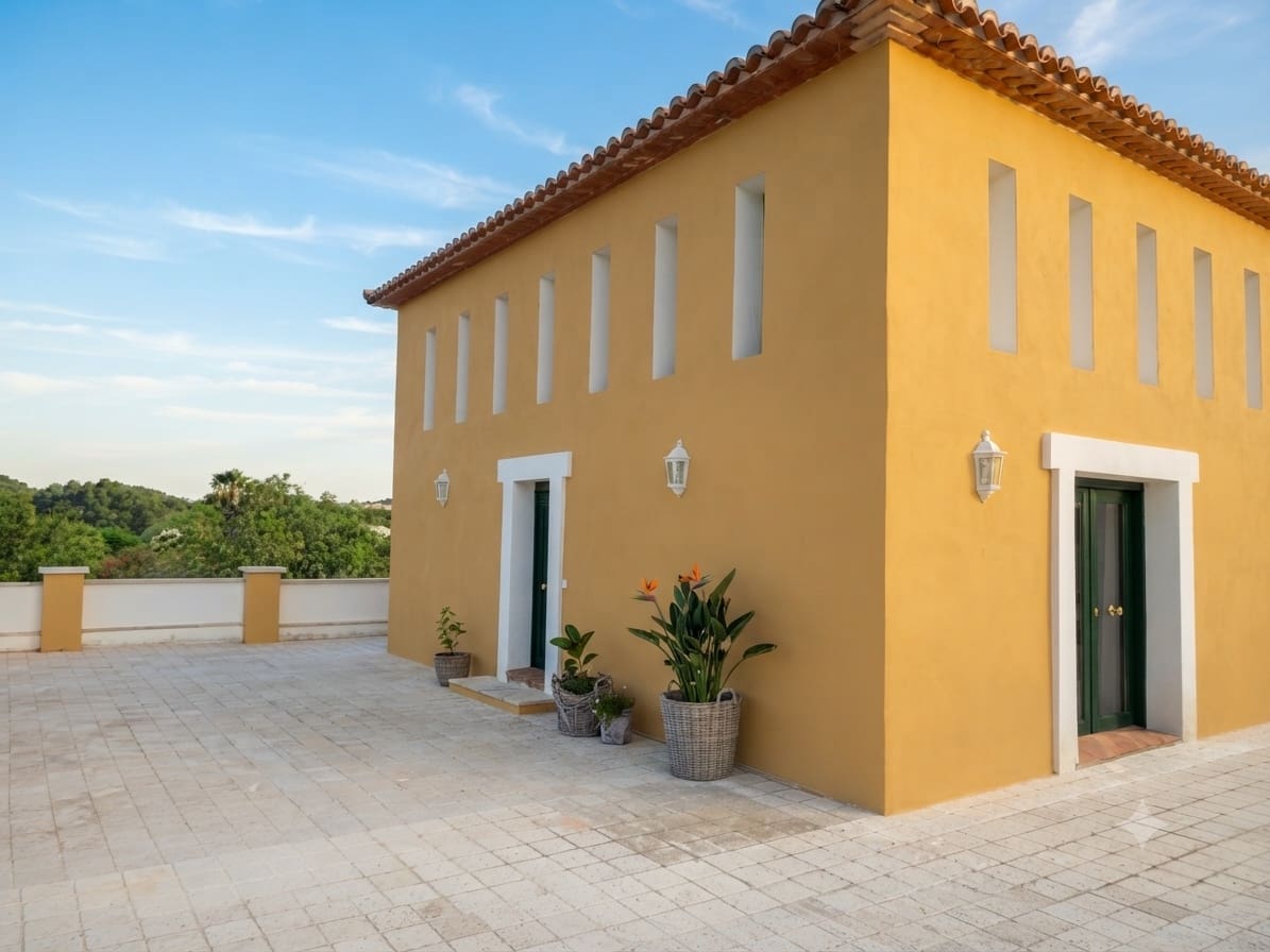 8 bedroom Villa for sale in Pedreguer with garage - € 849,000 (Ref: 9935703)