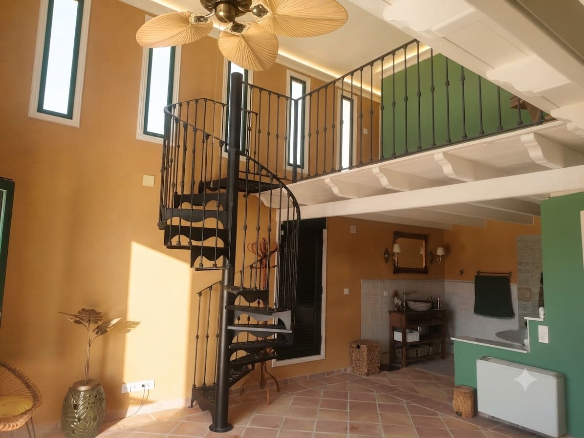 8 bedroom Villa for sale in Pedreguer with garage - € 849,000 (Ref: 9935703)