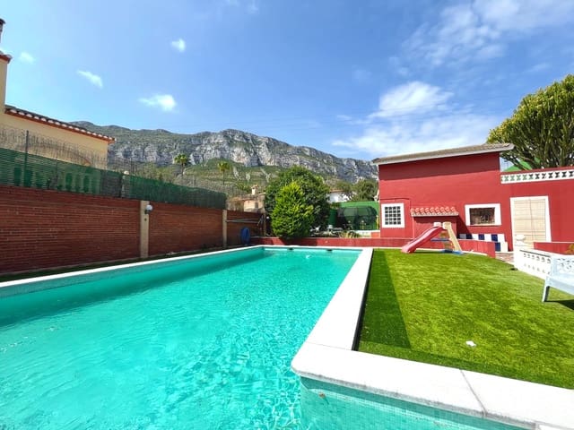 5 bedroom Villa for sale in Dénia with pool garage - € 1,200,000 (Ref: 9939095)