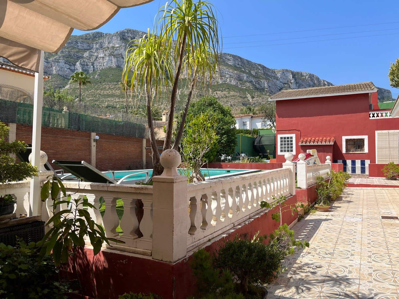 5 sypialnia Willa na sprzedaż w Denia z basenem garażem - 1 200 000 € (Ref: 9939095)