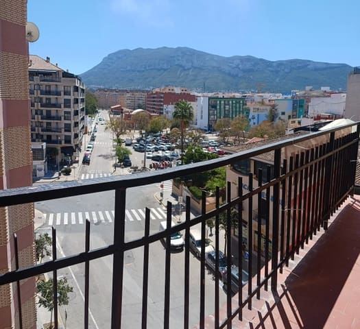 3 soveværelse Lejlighed til salg i Centro Urbano, Dénia med garage - € 384.997 (Ref: 9980163)