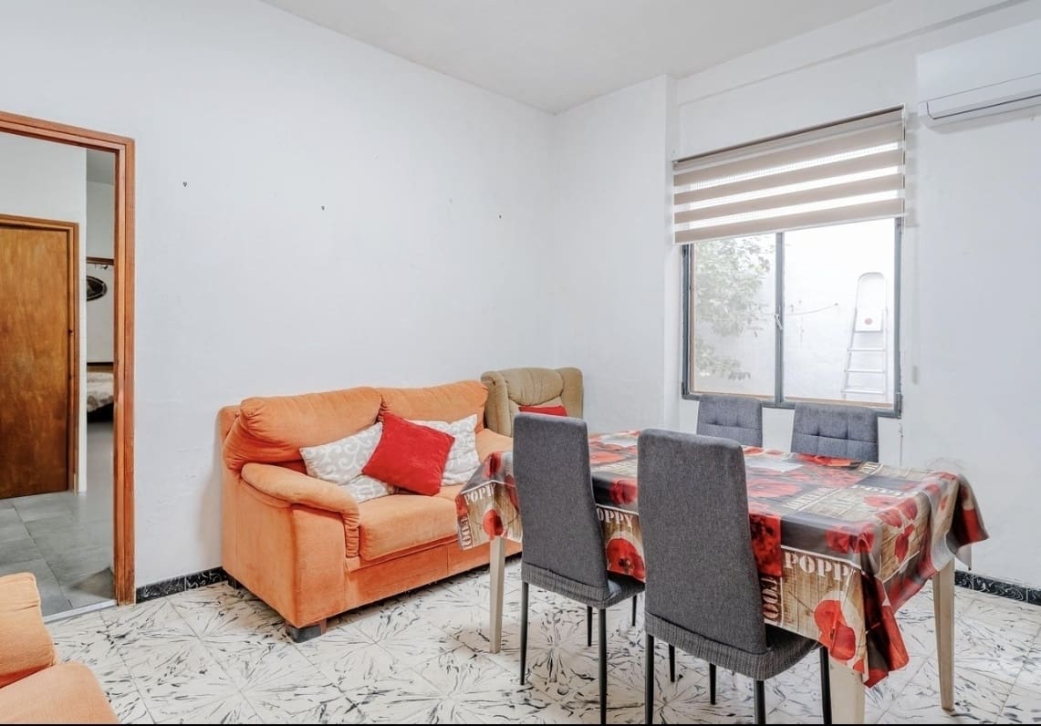 7 bedroom Townhouse for sale in Pego with garage - € 230,000 (Ref: 9989894)