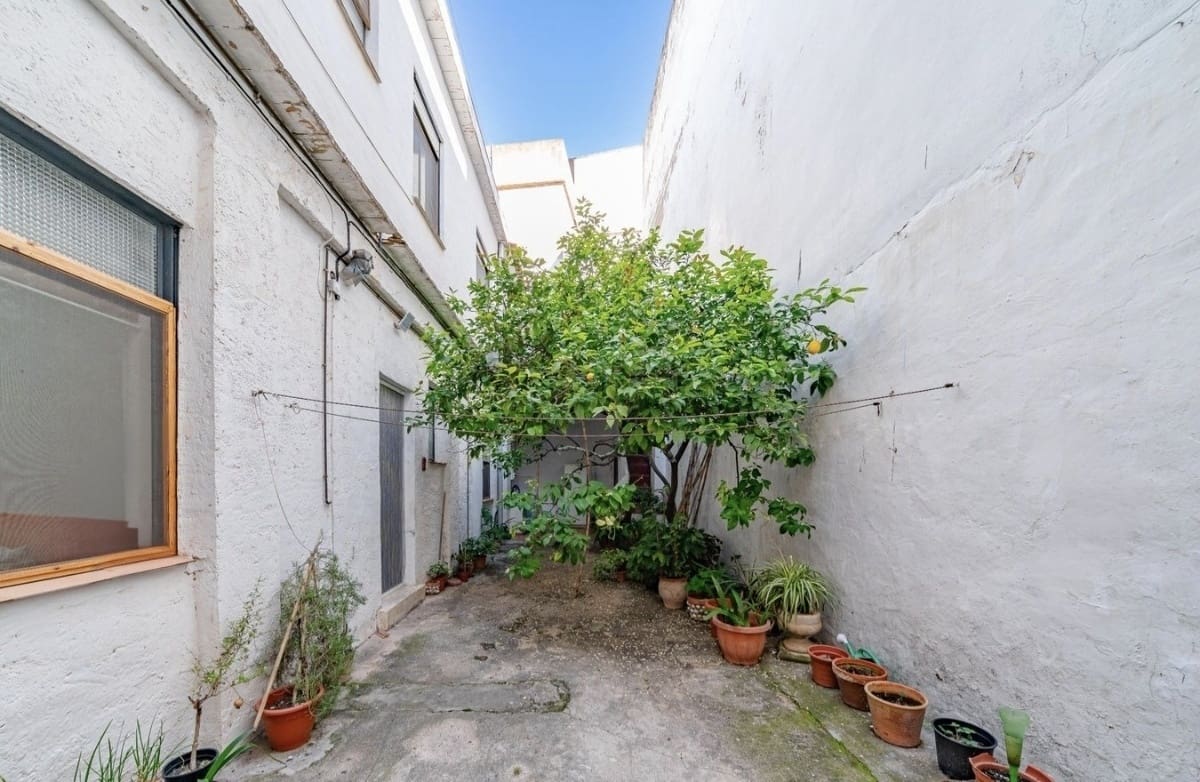 7 bedroom Townhouse for sale in Pego with garage - € 230,000 (Ref: 9989894)