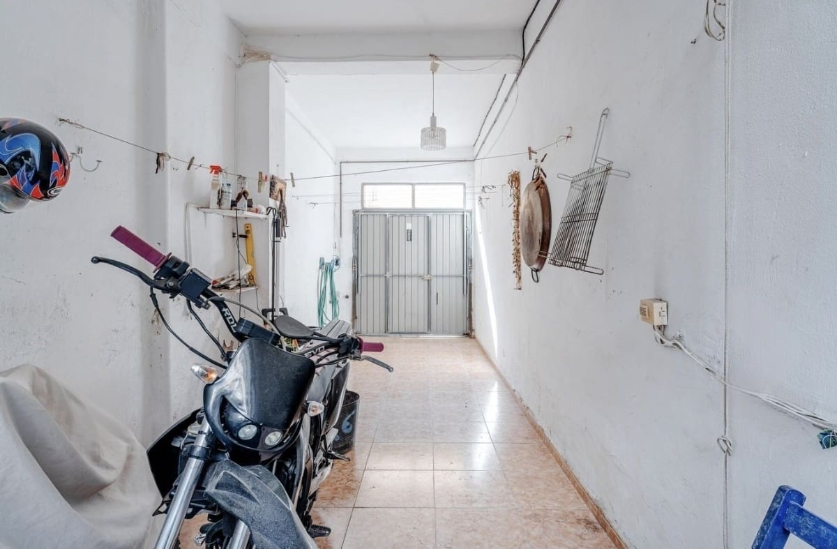 7 bedroom Townhouse for sale in Pego with garage - € 230,000 (Ref: 9989894)