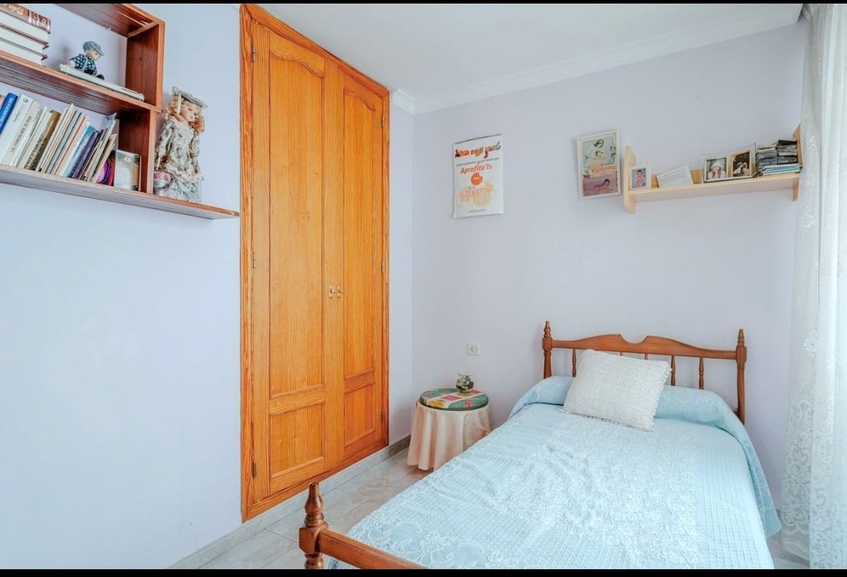 7 bedroom Townhouse for sale in Pego with garage - € 230,000 (Ref: 9989894)