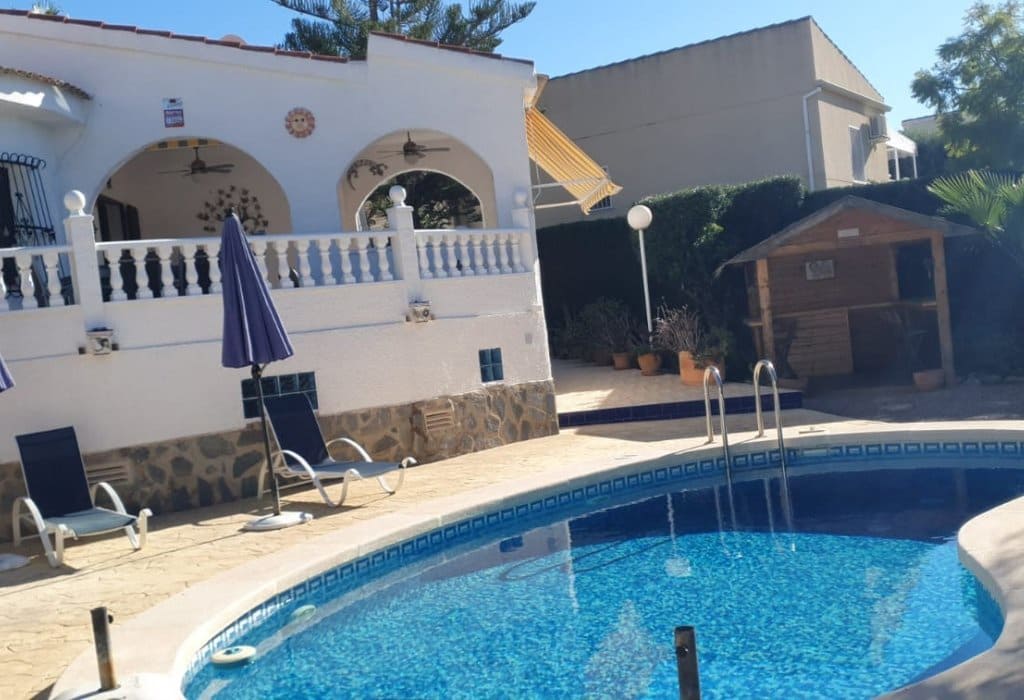 4 slaapkamer Villa te koop in Ciudad Quesada met zwembad garage - € 469.000 (Ref: 10001027)