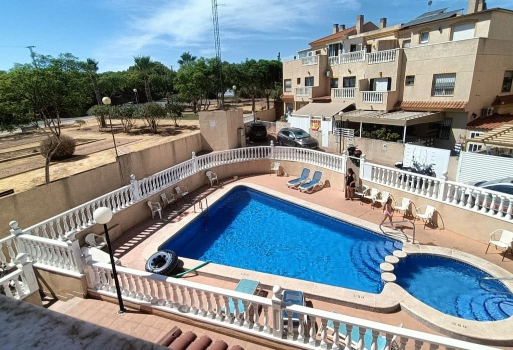 3 quarto Casa em Banda para venda em Guardamar del Segura com piscina garagem - 235 000 € (Ref: 10082152)