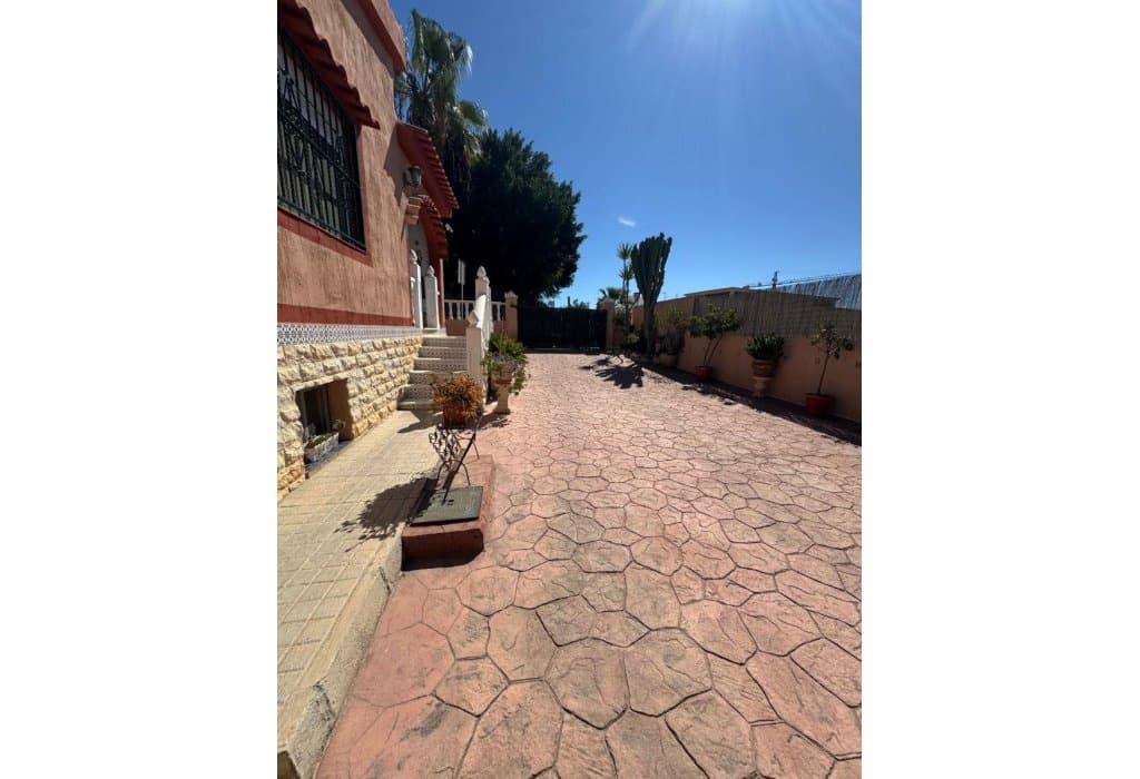 Villa/Maison à vendre à San Fulgencio avec piscine garage - 438 000 € (Ref: 10098896)