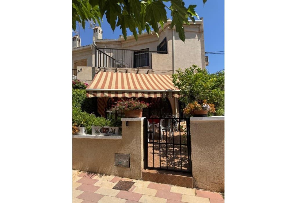 2 soveværelse Bungalow til salg i Guardamar del Segura - € 185.000 (Ref: 9043975)