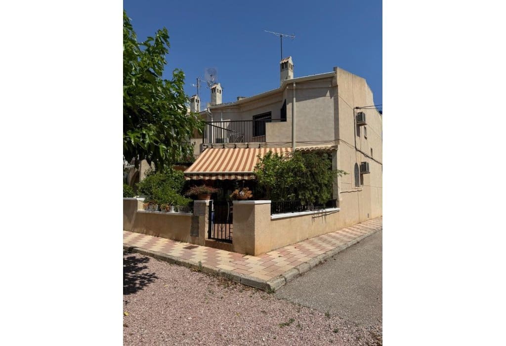 2 soveværelse Bungalow til salg i Guardamar del Segura - € 185.000 (Ref: 9043975)