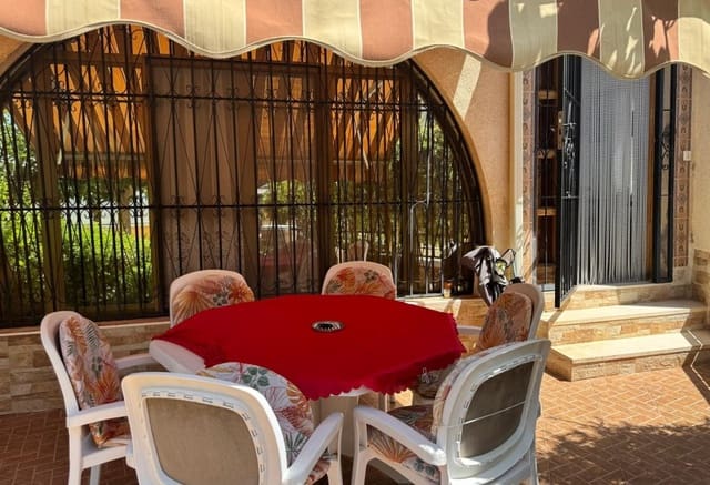 2 soveværelse Bungalow til salg i Guardamar del Segura - € 185.000 (Ref: 9043975)