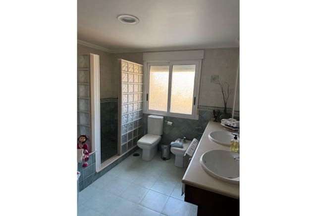 Villa for sale in La Marina, Elche / Elx with pool - € 840,000 (Ref: 9049587)