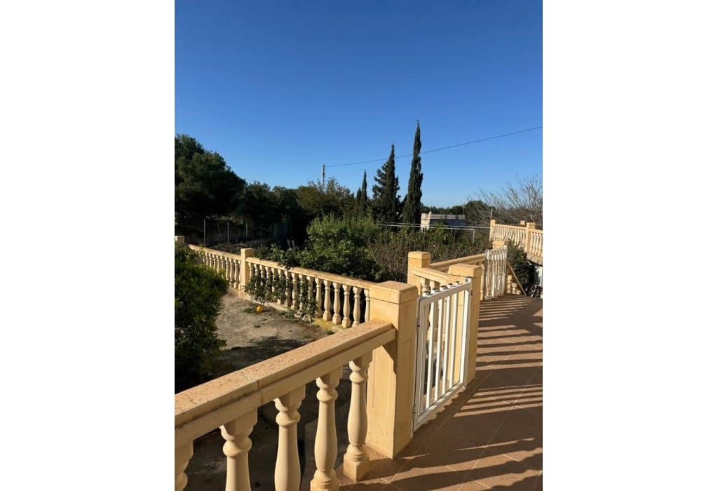 Villa for sale in La Marina with pool - € 840,000 (Ref: 9049587)