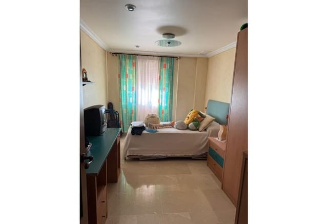 Villa for sale in La Marina, Elche / Elx with pool - € 840,000 (Ref: 9049587)