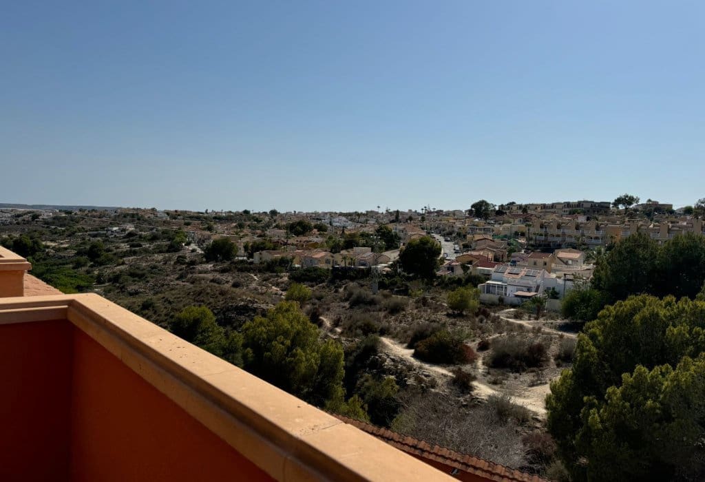 Chalet de 4 habitaciones en San Fulgencio en venta con piscina - 636.000 € (Ref: 9049589)