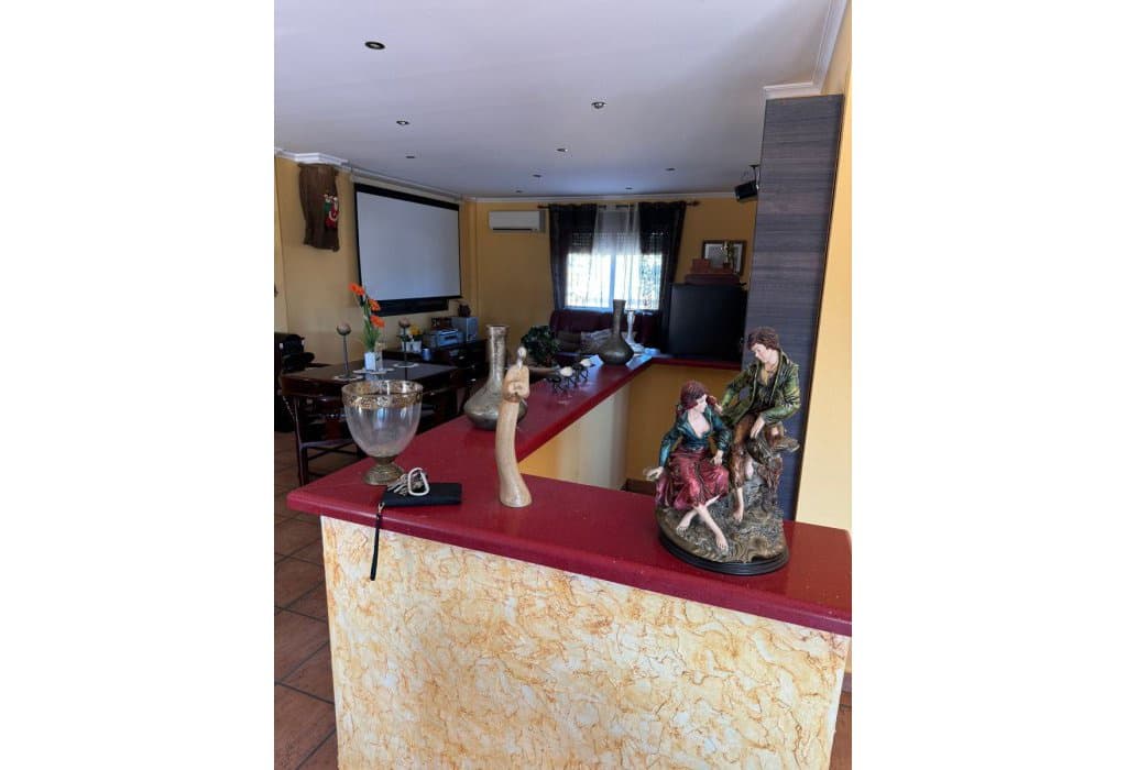 Chalet de 4 habitaciones en San Fulgencio en venta con piscina - 636.000 € (Ref: 9049589)