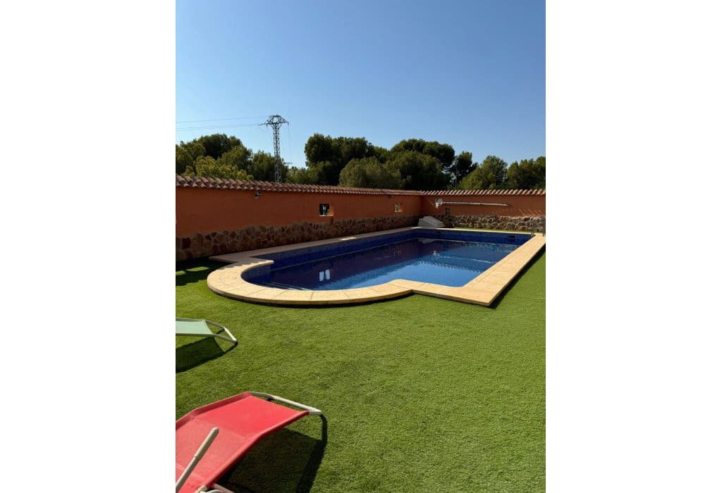 Chalet de 4 habitaciones en San Fulgencio en venta con piscina - 636.000 € (Ref: 9049589)