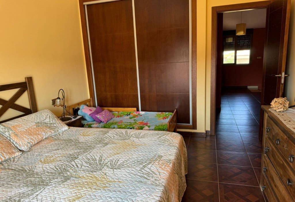 Chalet de 4 habitaciones en San Fulgencio en venta con piscina - 636.000 € (Ref: 9049589)