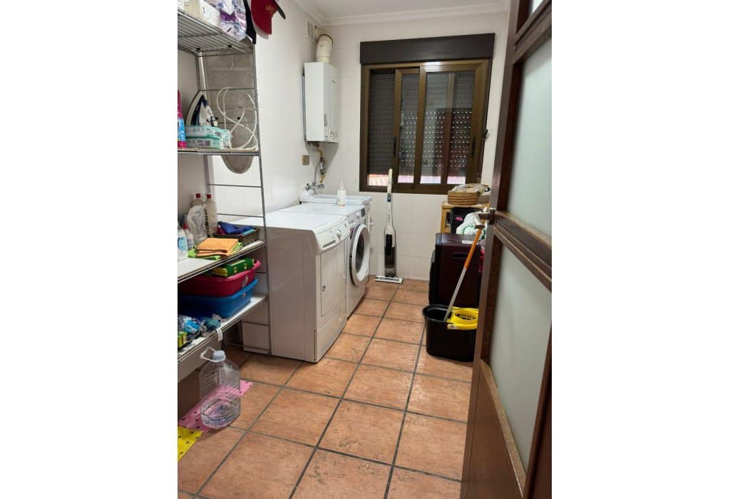 Chalet de 4 habitaciones en San Fulgencio en venta con piscina - 636.000 € (Ref: 9049589)