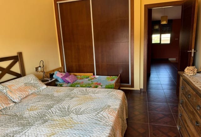 Chalet de 4 habitaciones en San Fulgencio en venta con piscina - 636.000 € (Ref: 9049589)