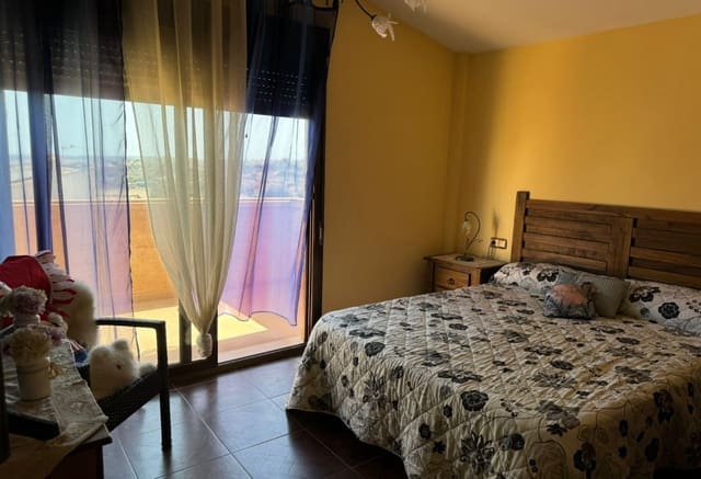 Chalet de 4 habitaciones en San Fulgencio en venta con piscina - 636.000 € (Ref: 9049589)