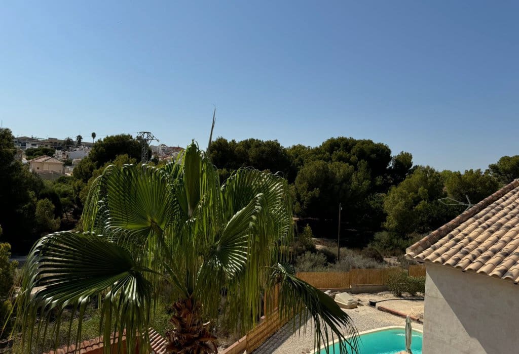 Chalet de 4 habitaciones en San Fulgencio en venta con piscina - 636.000 € (Ref: 9049589)