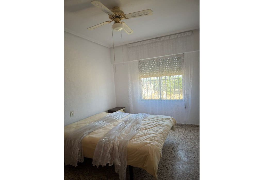 3 bedroom Villa for sale in La Marina with garage - € 310,000 (Ref: 9049594)