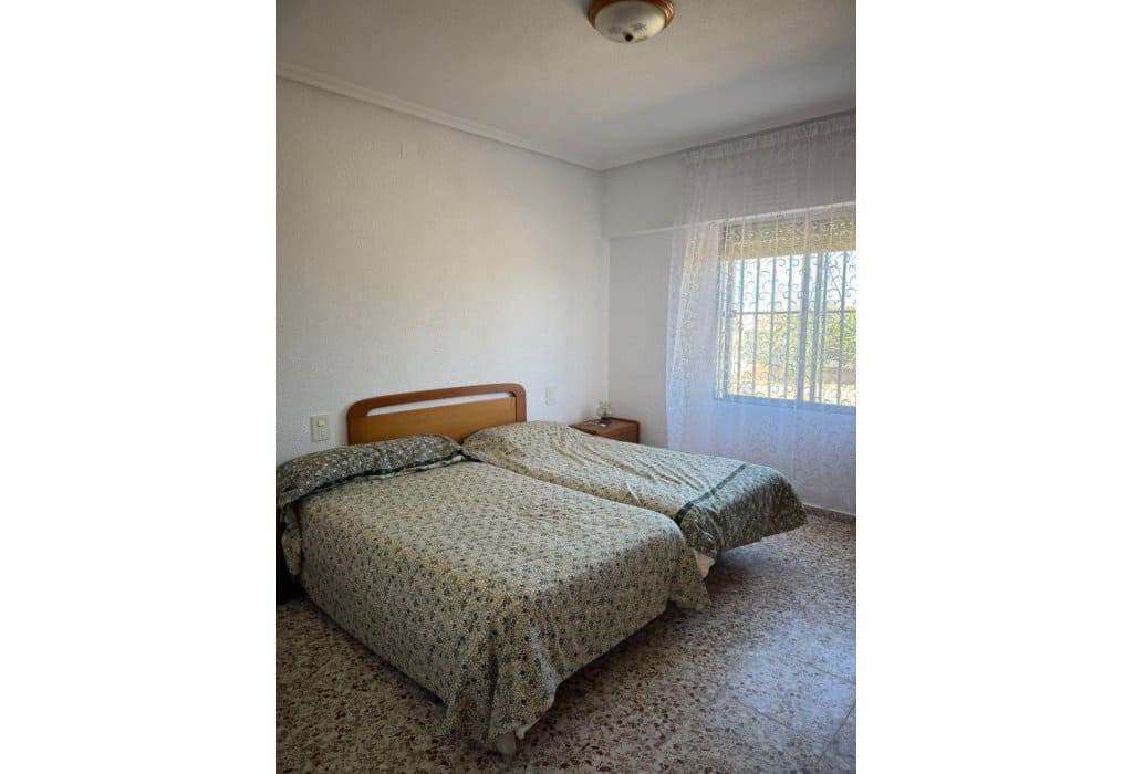 3 bedroom Villa for sale in La Marina with garage - € 310,000 (Ref: 9049594)