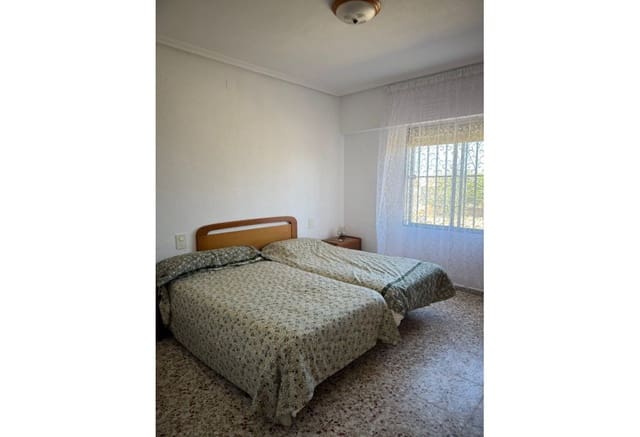 3 bedroom Villa for sale in La Marina, Elche / Elx with garage - € 310,000 (Ref: 9049594)