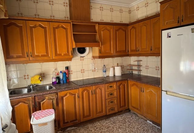 3 bedroom Villa for sale in La Marina, Elche / Elx with garage - € 310,000 (Ref: 9049594)